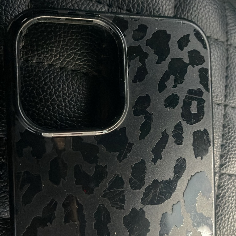 Black leopard Loopy Case - Picture 3 of 4